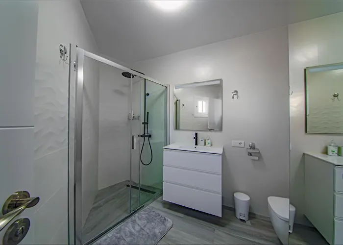 Park Royal 1 Апартаменти